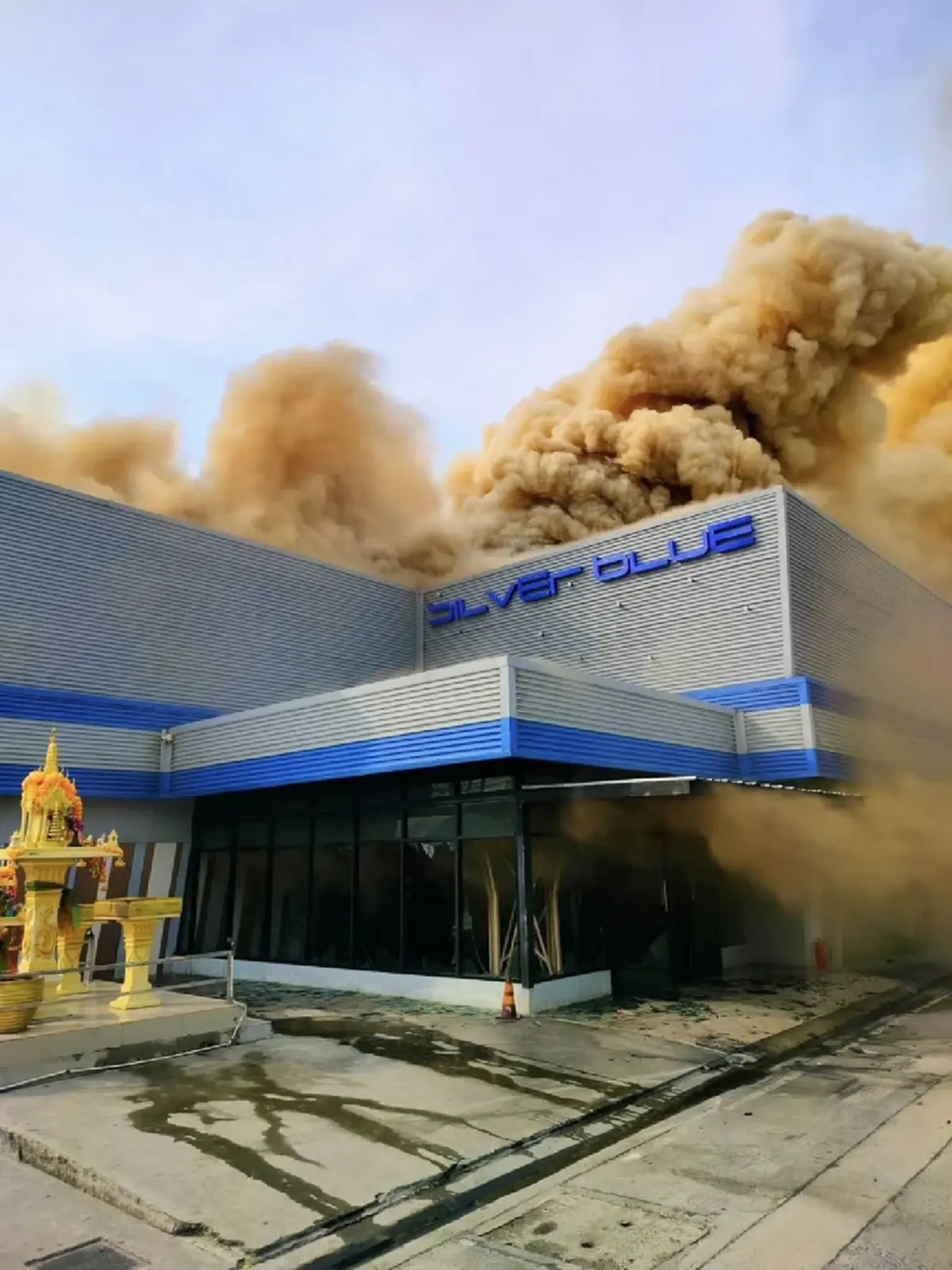 เกิดเหตุเพลิงไหม้ ร้านอาหาร ถนนเทพารักษ์ จ.สมุทรปรการ