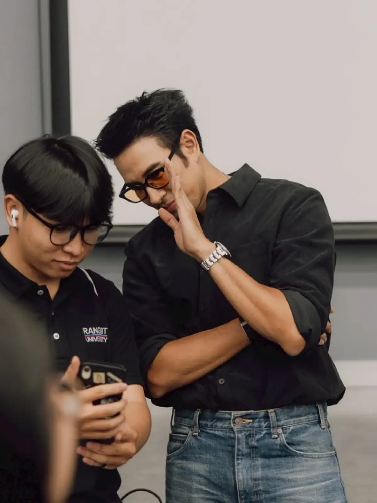 นักศึกษาฮือฮา ม.รังสิต เปิดตัวอาจารย์พิเศษ ที่เเท้พระเอกดัง