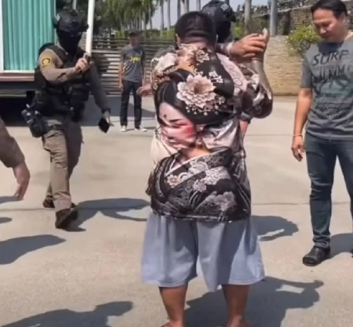 ผิดคาด หนุ่มบุกเดี่ยว รัว 4 นัด บ้าน เอ๋ ชนสวัสดิ์ เปิดปากแล้ว 