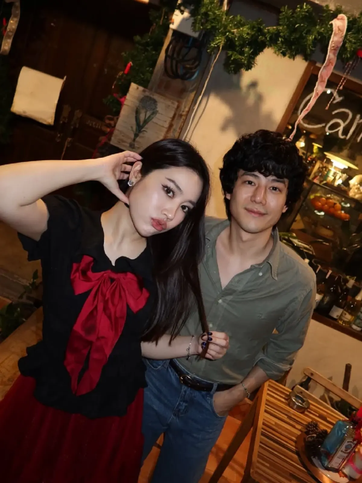 “เผ่าเพชร เจริญสุข” คุกเข่าขอ “แปม ไกอา” แต่งงาน รักยาวนาน 13 ปี