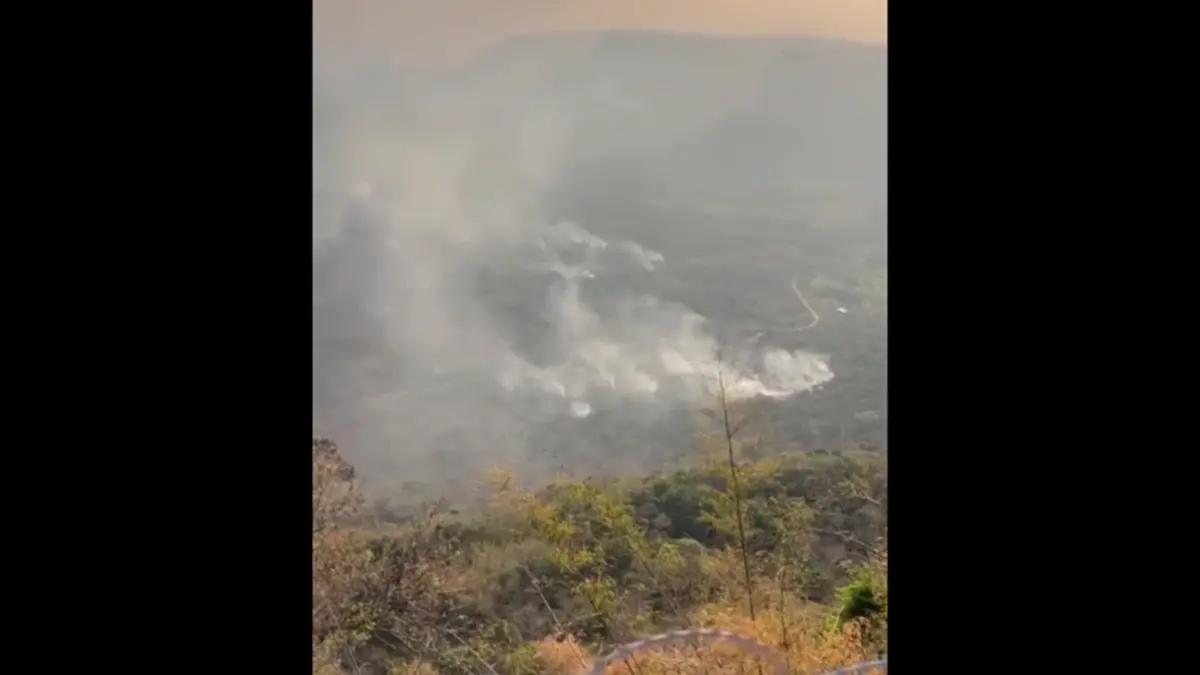 กัมพูชาเผาป่าชายแดน ควันลามกระทบไทย เตรียมรถดับเพลิงเฝ้าระวัง