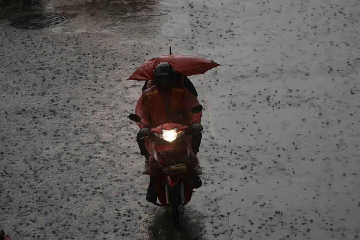 พิกัดพื้นที่สีแดง พายุฤดูร้อนถล่ม 18 จังหวัดเสี่ยงสูง