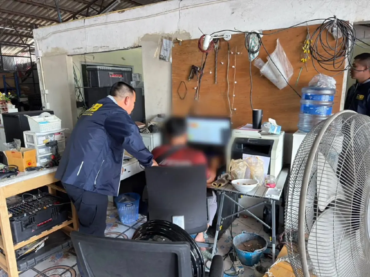 ทลายโกดังเถื่อนเมืองชลฯ ย้อมแมวขาย"ยางเก่า"ยี่ห้อดัง 2,000 เส้น