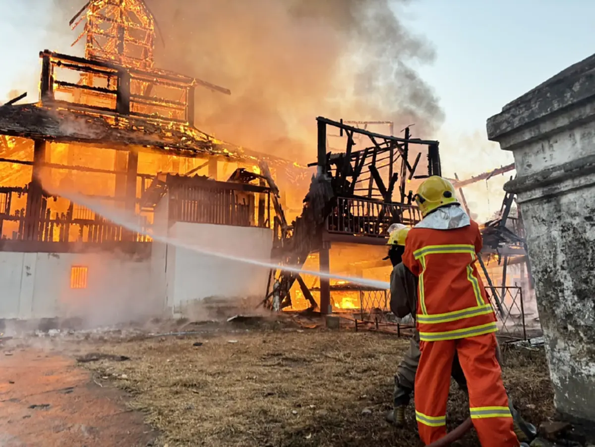 ไฟไหม้ม่อนปู่ยักษ์ วัดเก่าแก่เมืองลำปาง กุฏิไม้โบราณวอดทั้งหลัง