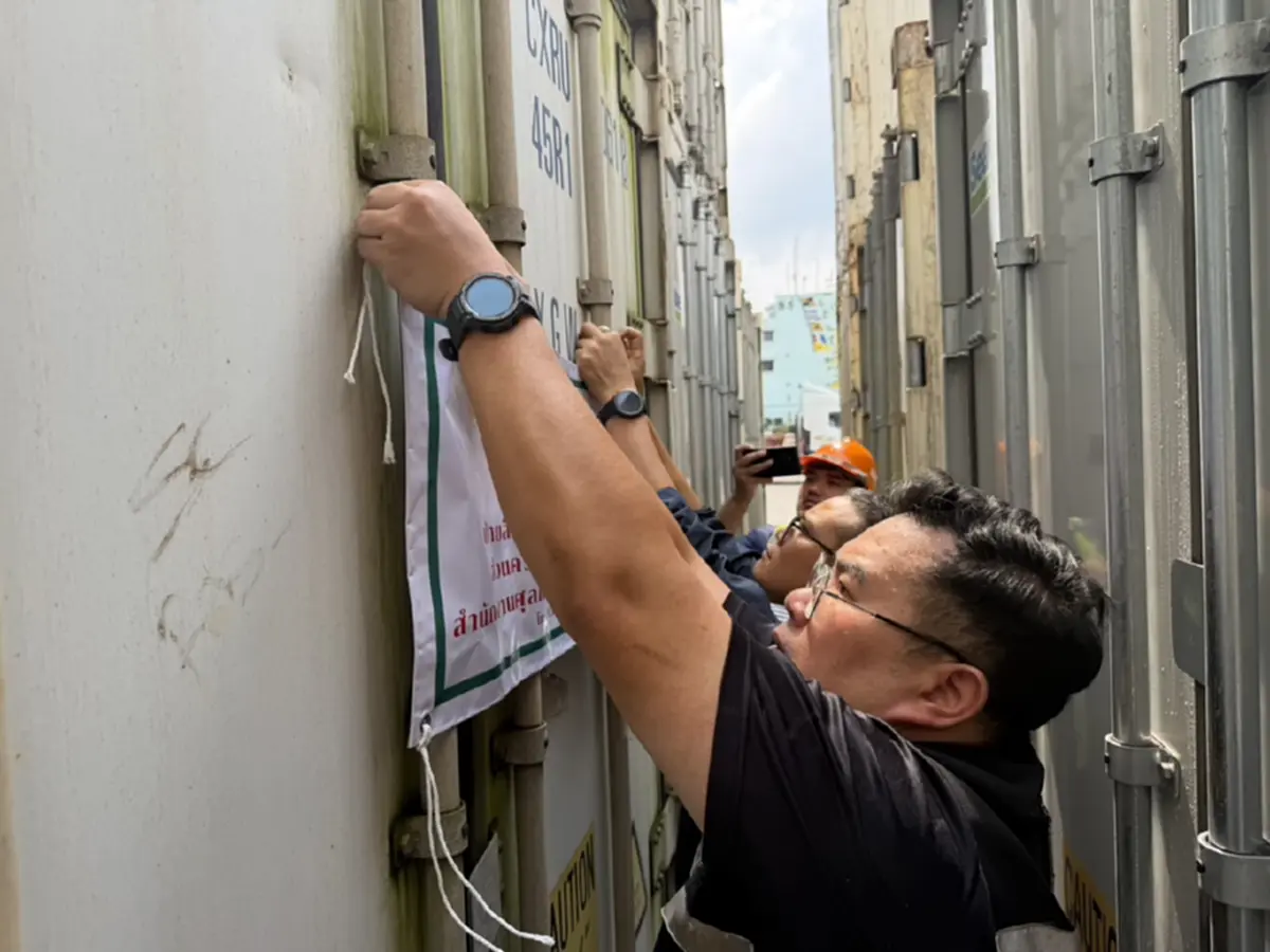 ศุลกากรบุกยึด 32 ตู้ขาไก่ต้องสงสัย น้ำหนักกว่า 8 แสนกก.