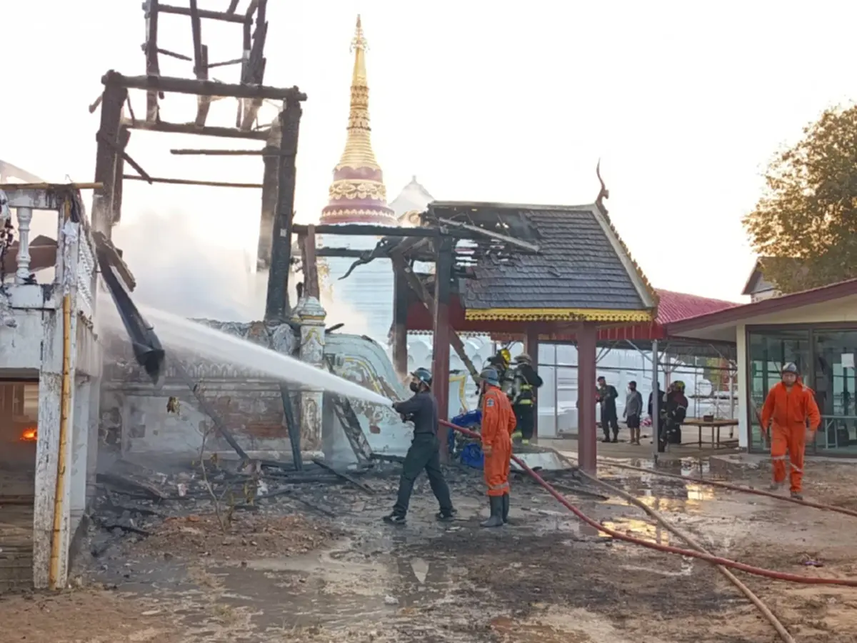 เปิดภาพล่าสุด กุฎิไม้วัดม่อนปู่ยักษ์ ไฟไหม้วอดเสียหายทั้งหลัง