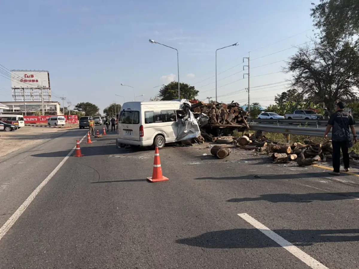 ยืนยันรายชื่อผู้เสียชีวิต รถตู้ชน 6 ล้อ ใจหายรู้ที่นั่งตอนเกิดเหตุ