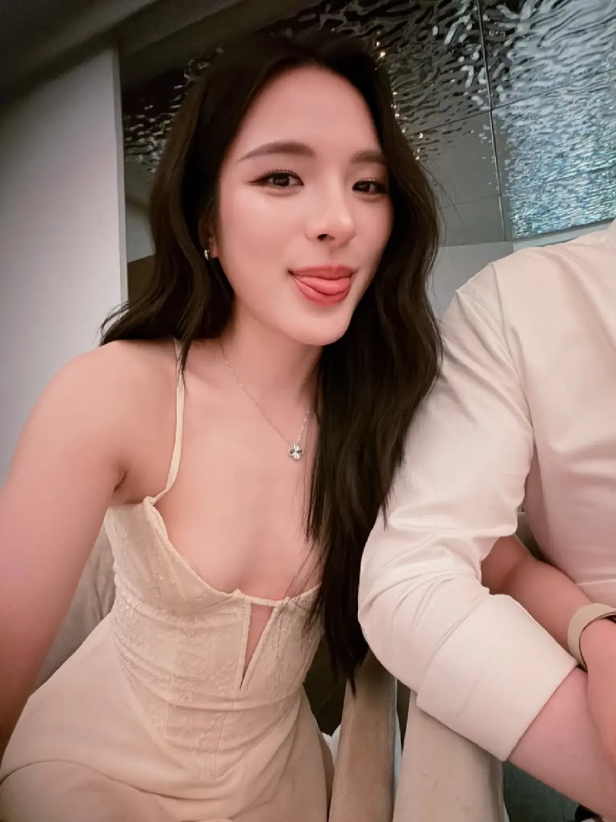 เปิดตัวแล้ว ปันปัน  อวดแฟนหนุ่มต่างชาติ โมเมนต์อุ้มหวานฉ่ำ 