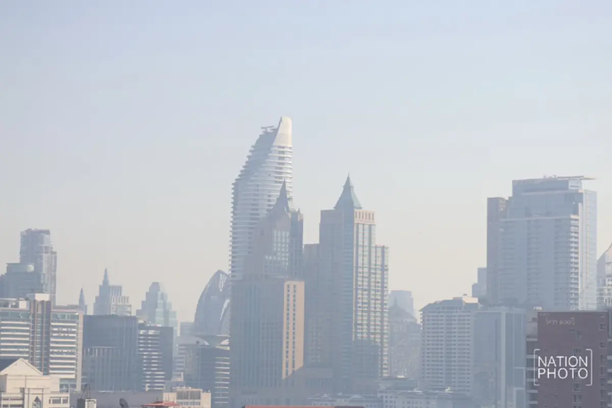 เช้านี้ กรุงเทพฯ ค่าฝุ่น PM 2.5 เกินมาตรฐาน 2 เขต กระทบสุขภาพ