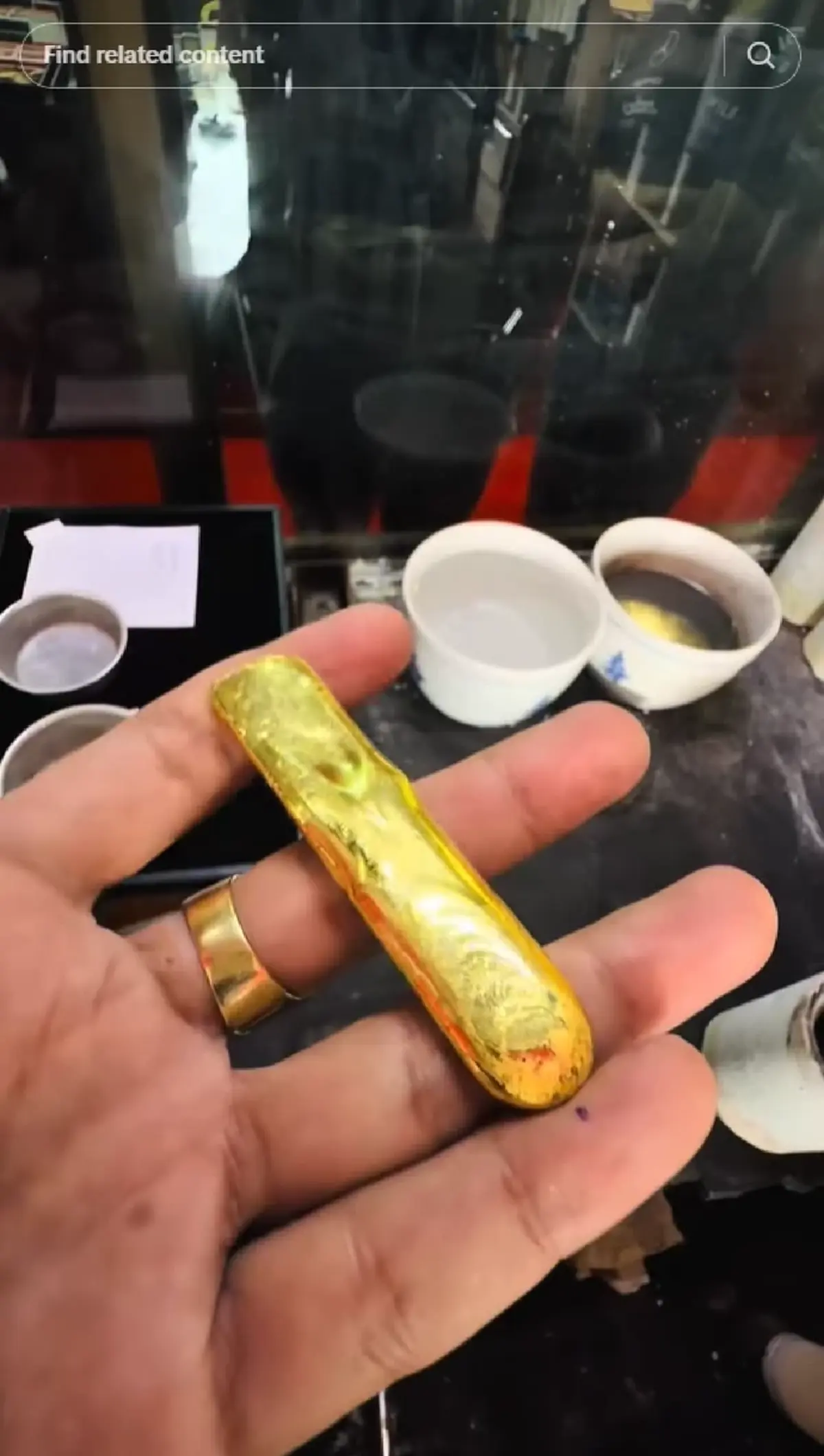 ลูกค้านำ แก้วน้ำทองคำ มาให้ ช่างทองตรวจ ผลออกมาน้ำตาแทบไหล