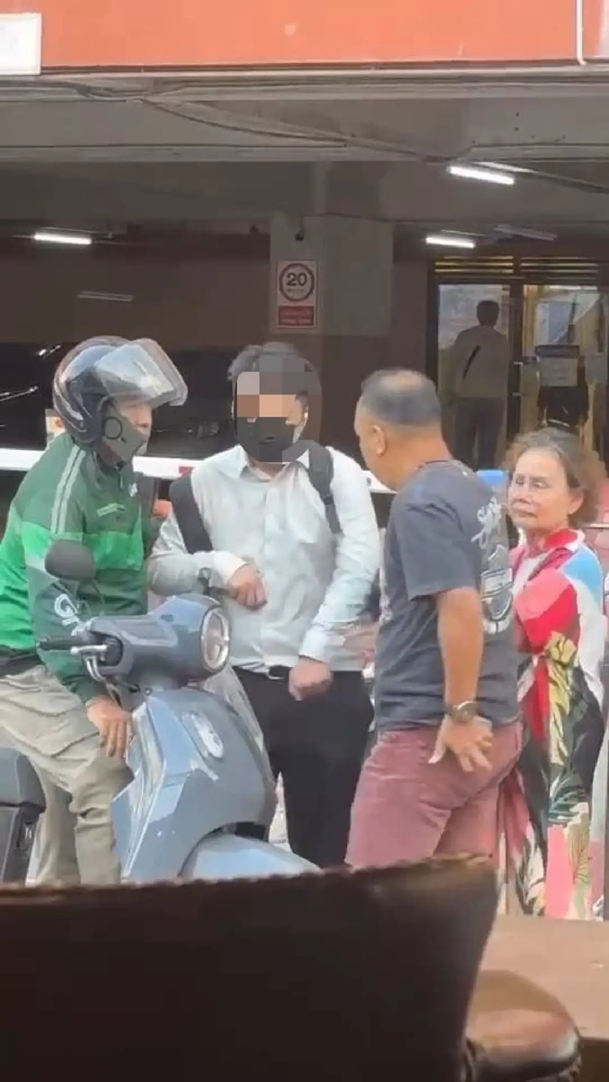 รวบหนุ่มจีนแก๊งคอลเซ็นเตอร์ หลอกป้าวัย 74 สูญกว่า 5.2 แสน