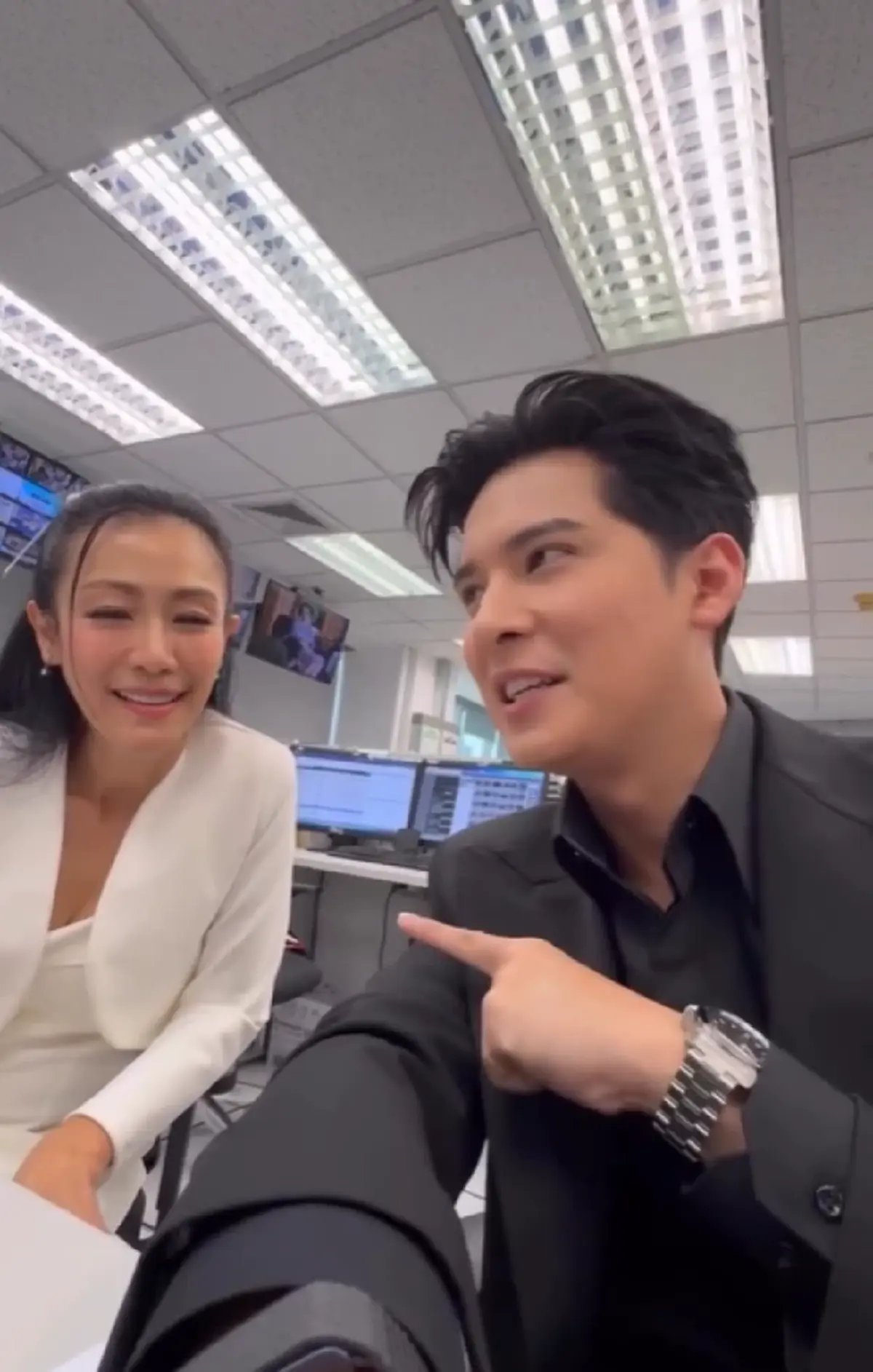 เปิดวาร์ป พิธีกรดัง นั่งโหนกระแส 1 วัน แทน หนุ่มกรรชัย เสียงชมสนั่น