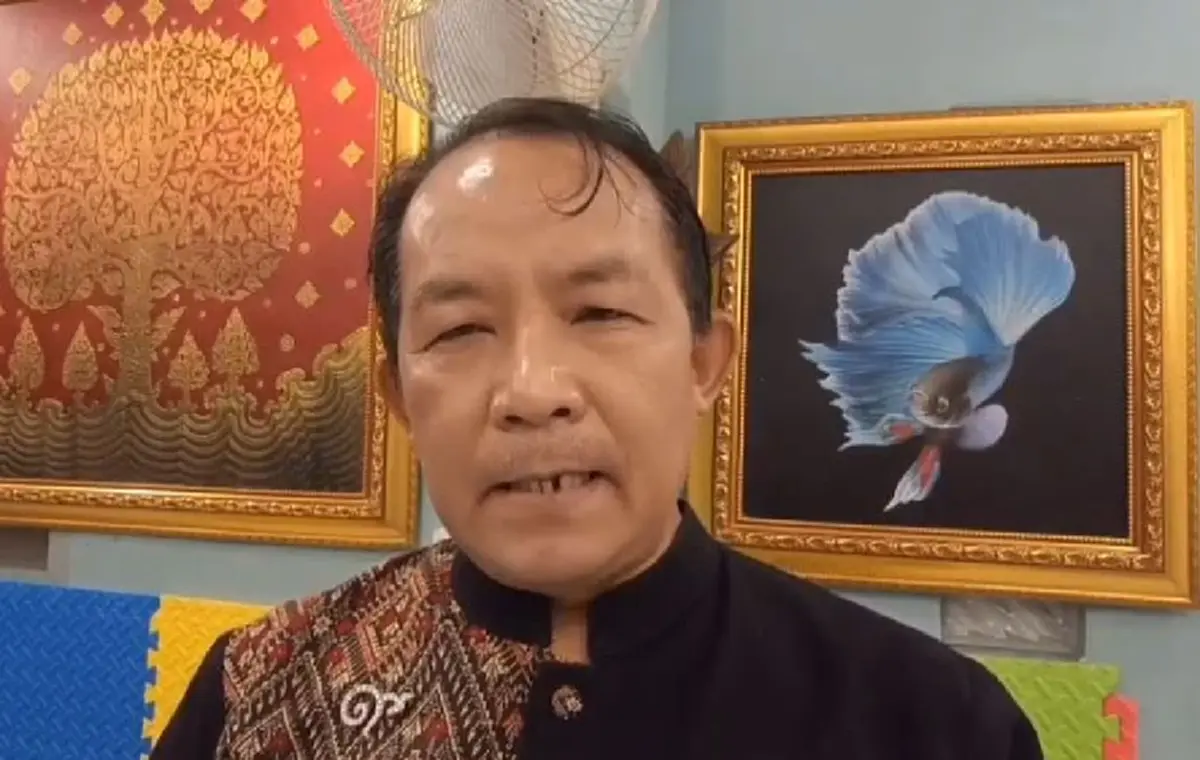 "พี่ศรี"มาแล้ว บุก กกต. ยื่นยุบพรรคประชาชน ปมปฏิบัติการ IO
