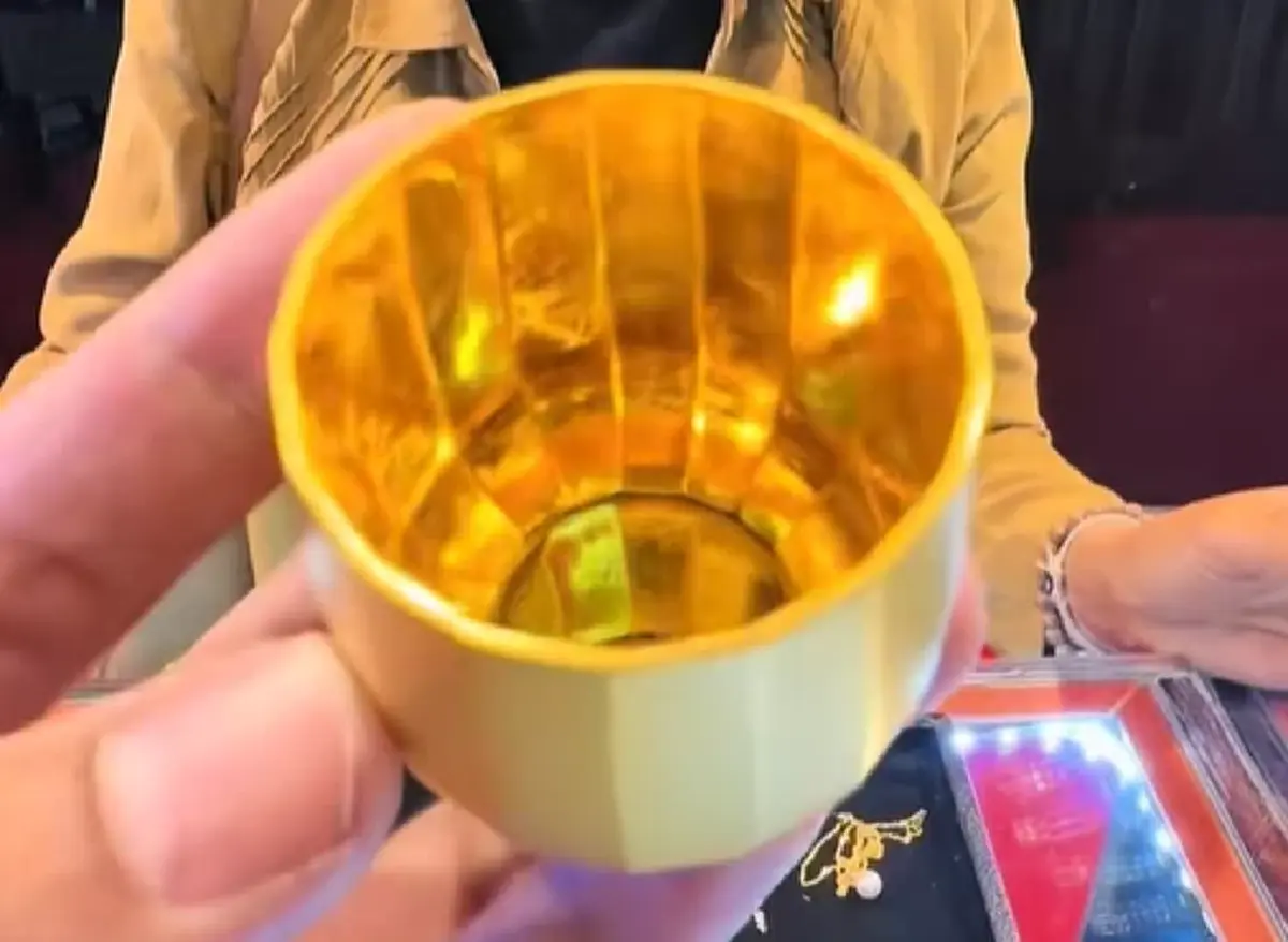 ลูกค้านำ แก้วน้ำทองคำ มาให้ ช่างทองตรวจ ผลออกมาน้ำตาแทบไหล