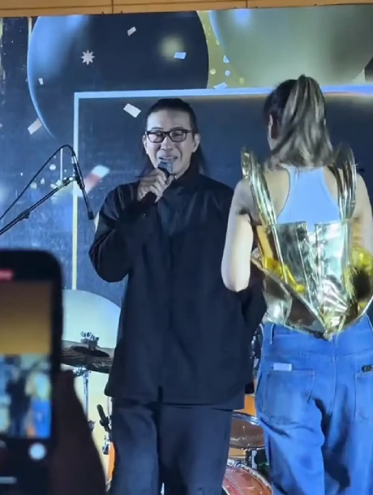 ใจป้ำสุด หนุ่ม กรรชัย ควักเงินสด-สแกนโอน แจกทีมข่าวช่อง 3 รู้ตัวเลขตกใจ