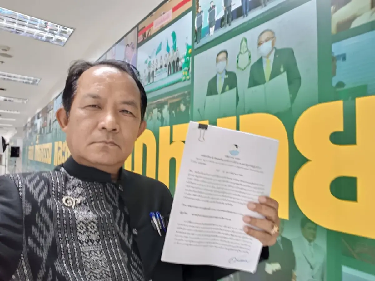 ศรีสุวรรณยื่น กกต. สอบพรรคประชาชน ปมผู้สมัคร สส.คดีร้ายแรง