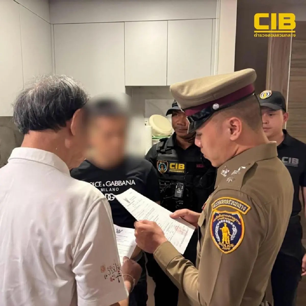 ตำรวจสอบสวนกลาง รวบผู้ร้ายข้ามแดนจีน หนีกบดานคอนโดหรูในไทย
