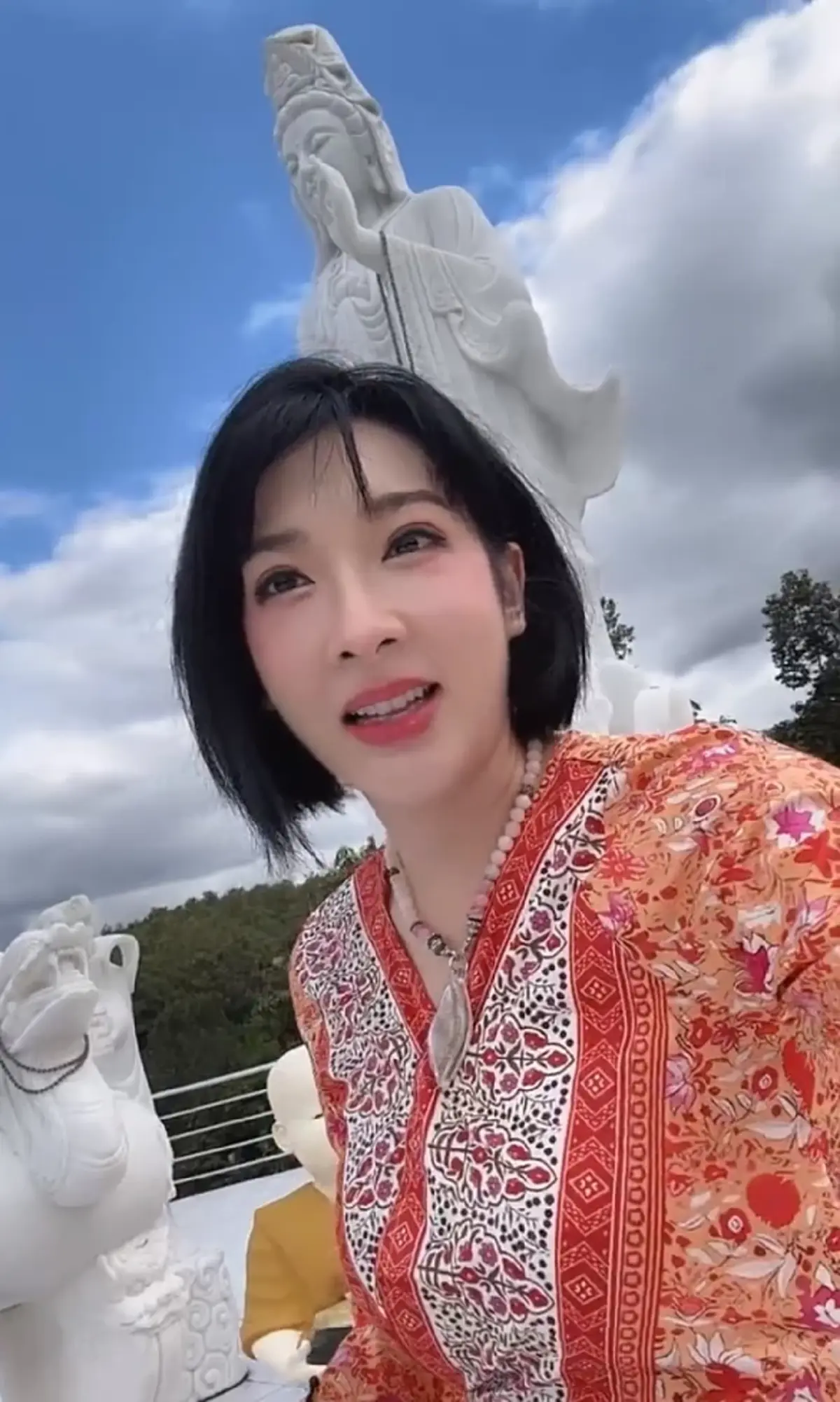 ส่อง เฟี้ยว์ฟ้าว เปิดเลขขันน้ำมนต์ แฟนๆฮือฮาเห็นเลขชัด