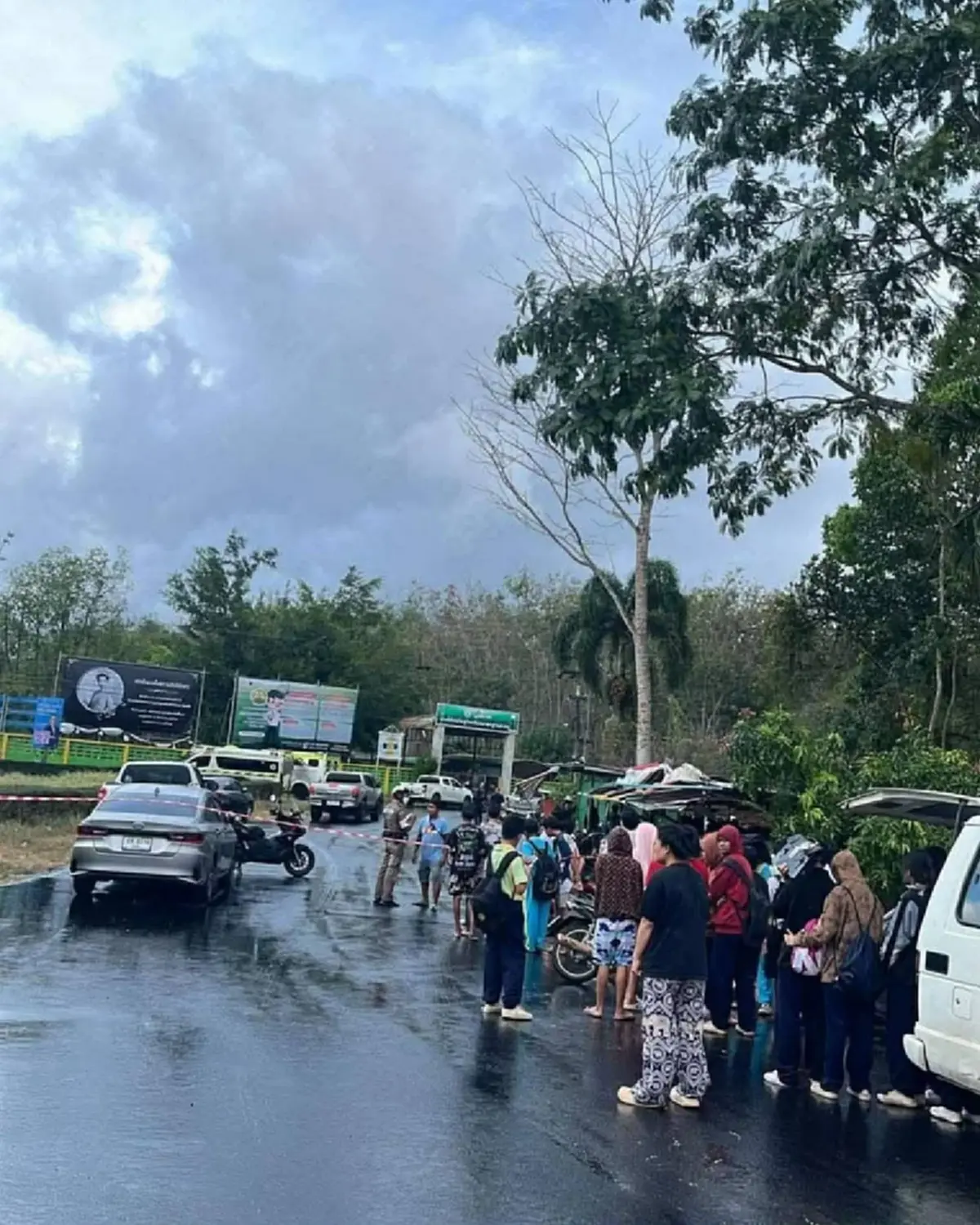 ใจหาย รู้ตัวแล้ว ผู้บาดเจ็บ เหตุคนร้าย พกอาวุธบุกโรงเรียนดัง