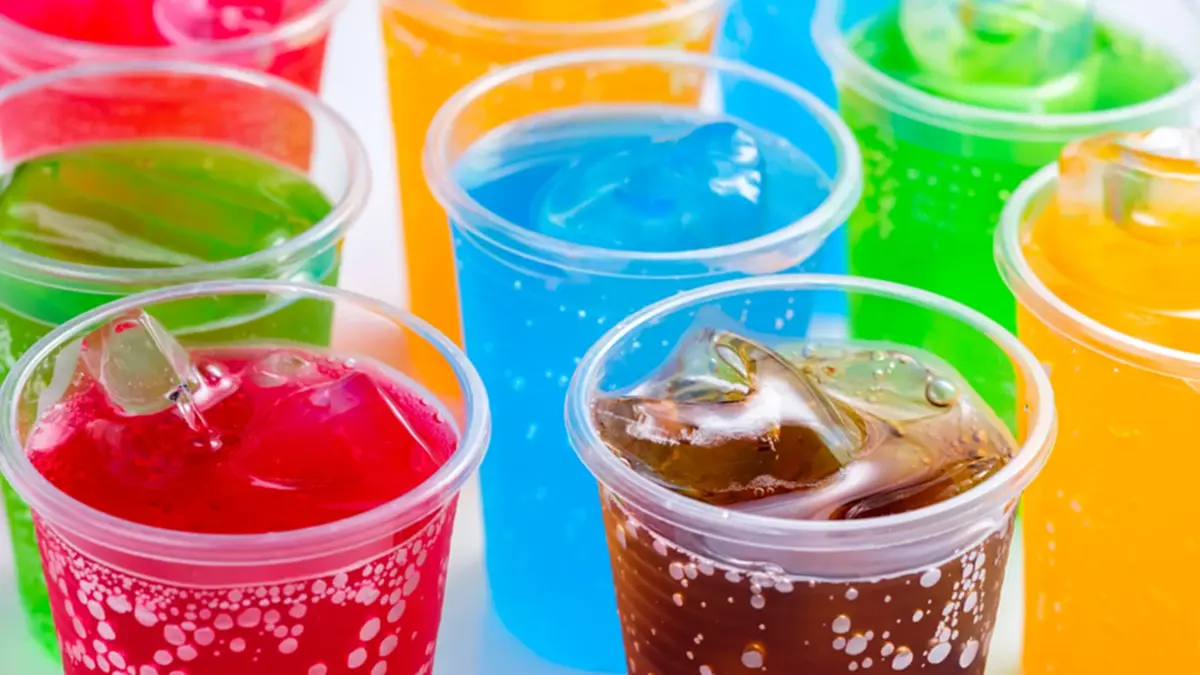 เตื่อนสายหวาน! วิจัยชี้ “น้ำอัดลม 1 แก้ว” อาจทำชีวิตสั้นลง 12 นาที