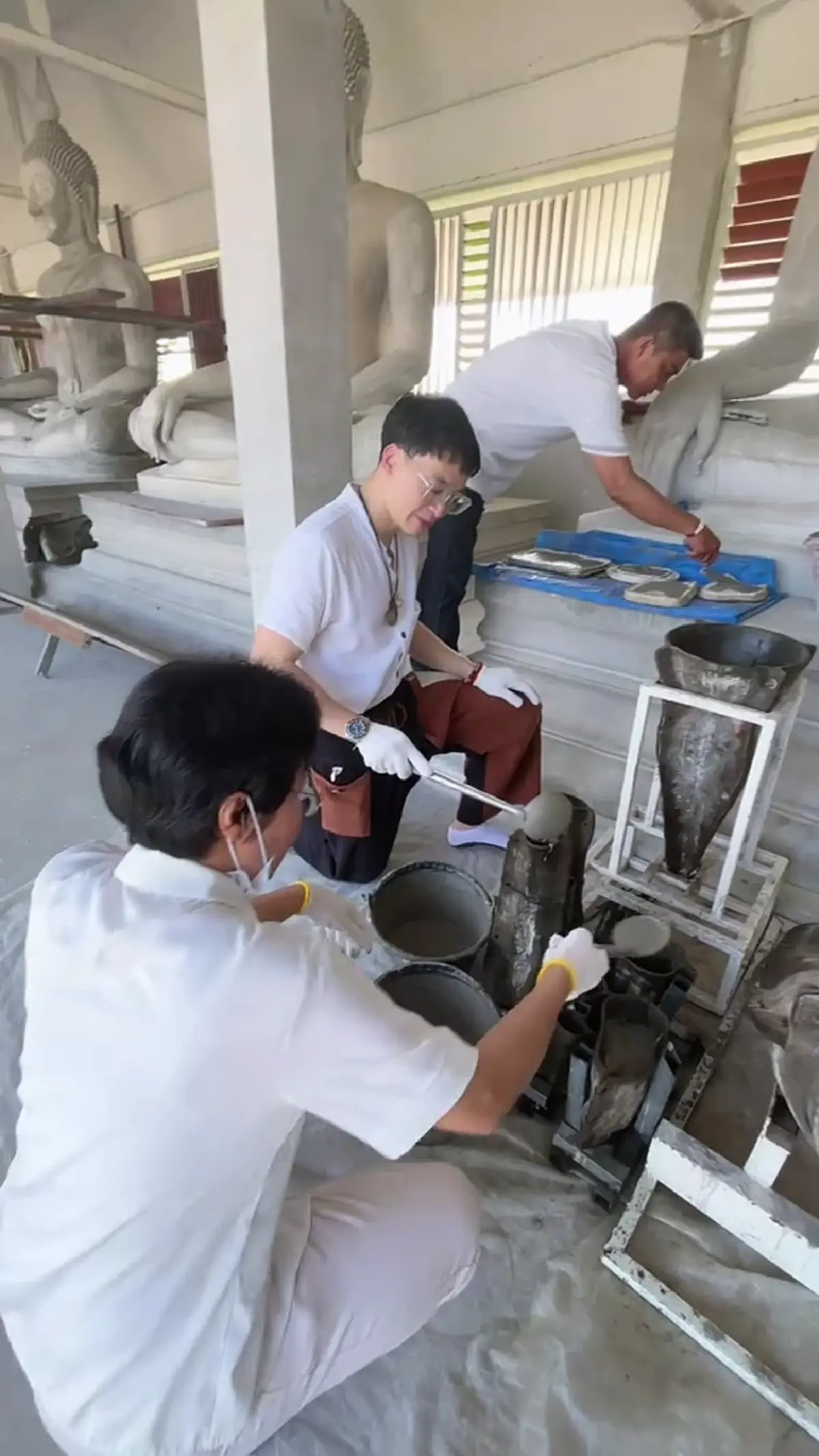 เปิดภาพล่าสุด ใช้ชีวิตเรียบง่ายในวัด แฟนคลับแห่คิดถึงคอนเสิร์ต