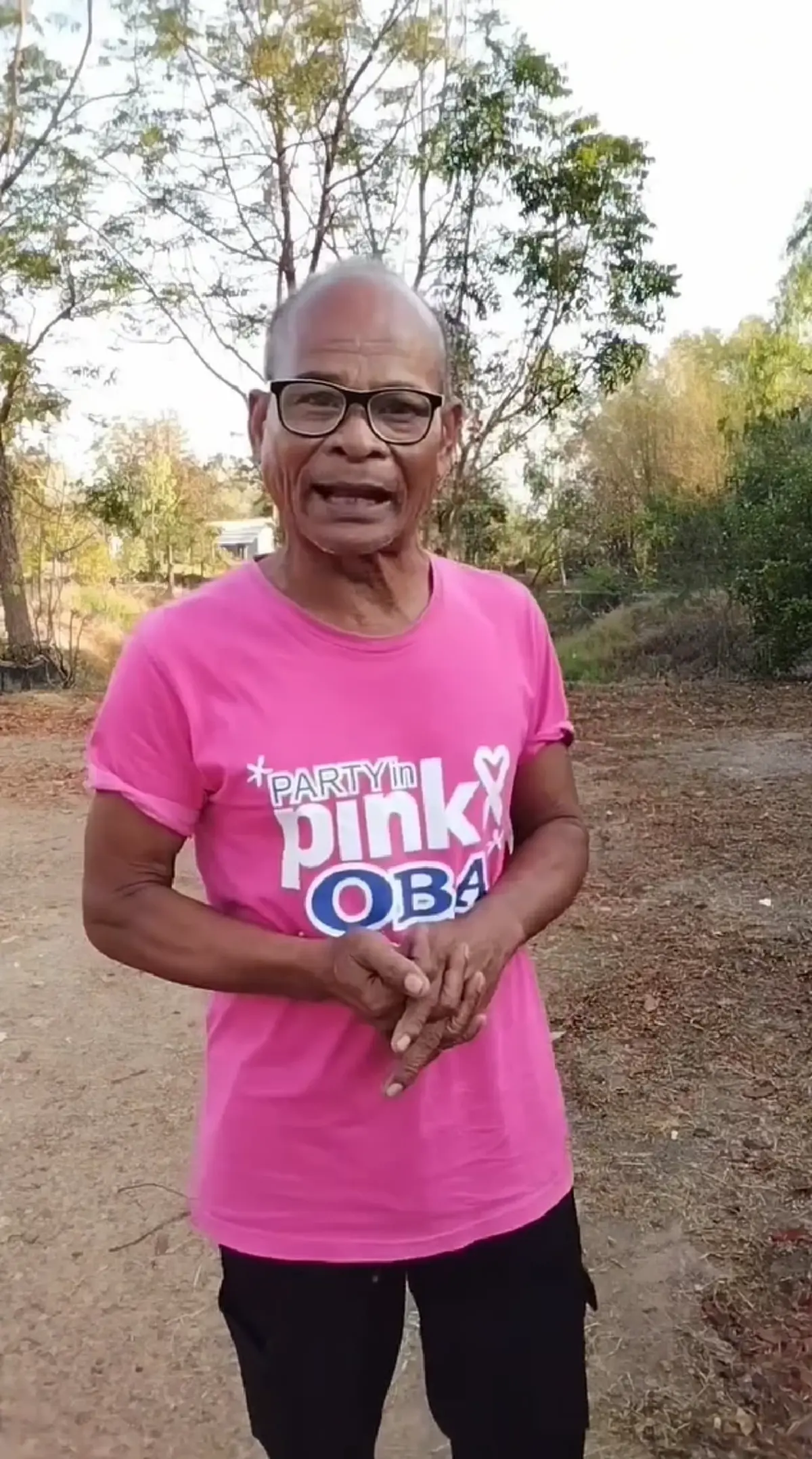 เปิดโฉมหน้า คนดูแลที่ดิน 4 ไร่ เด๋อ ดอกสะเดา ที่แท้คือคนดัง