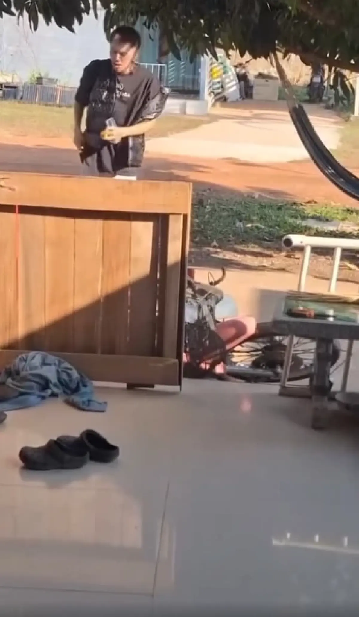 สภาพ นักร้องหนุ่มชื่อดัง ล่าสุดชาวบ้านเรียกว่า "ปีศาจ"