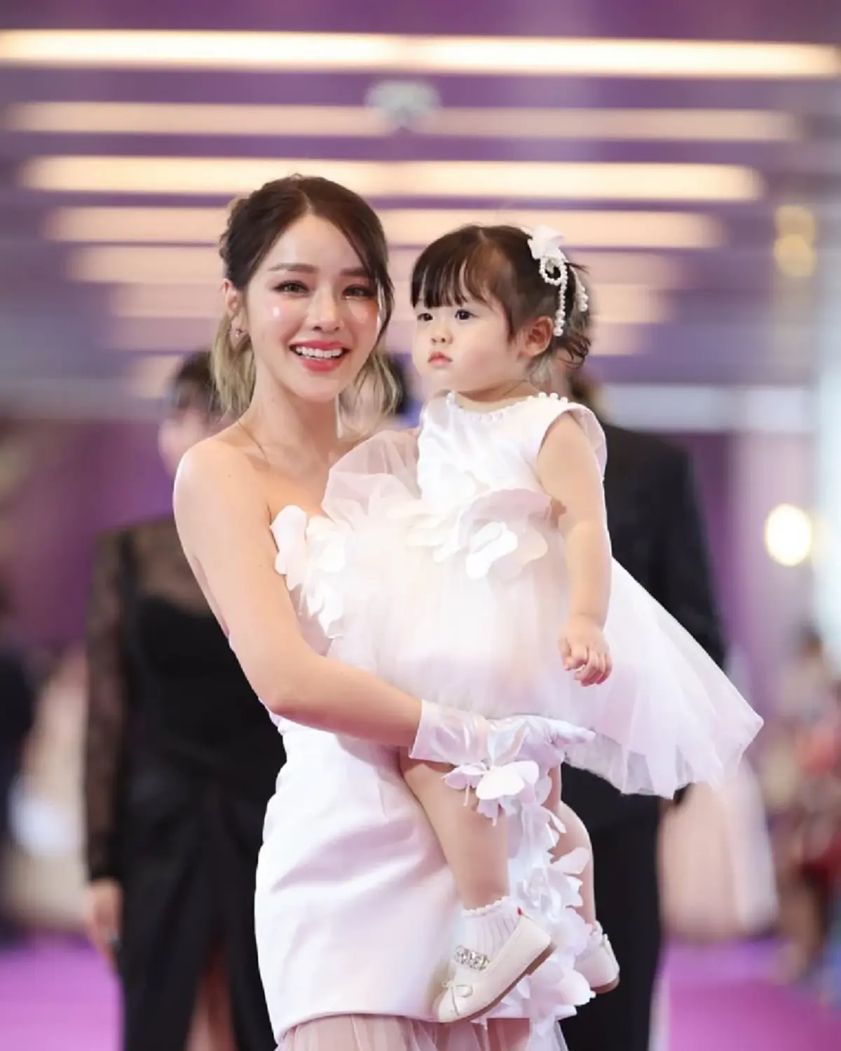 เซอร์ไพรส์รับวาเลนไทน์ “แอร์”เตรียมดัน ลูกขึ้นแท่นพี่สาว