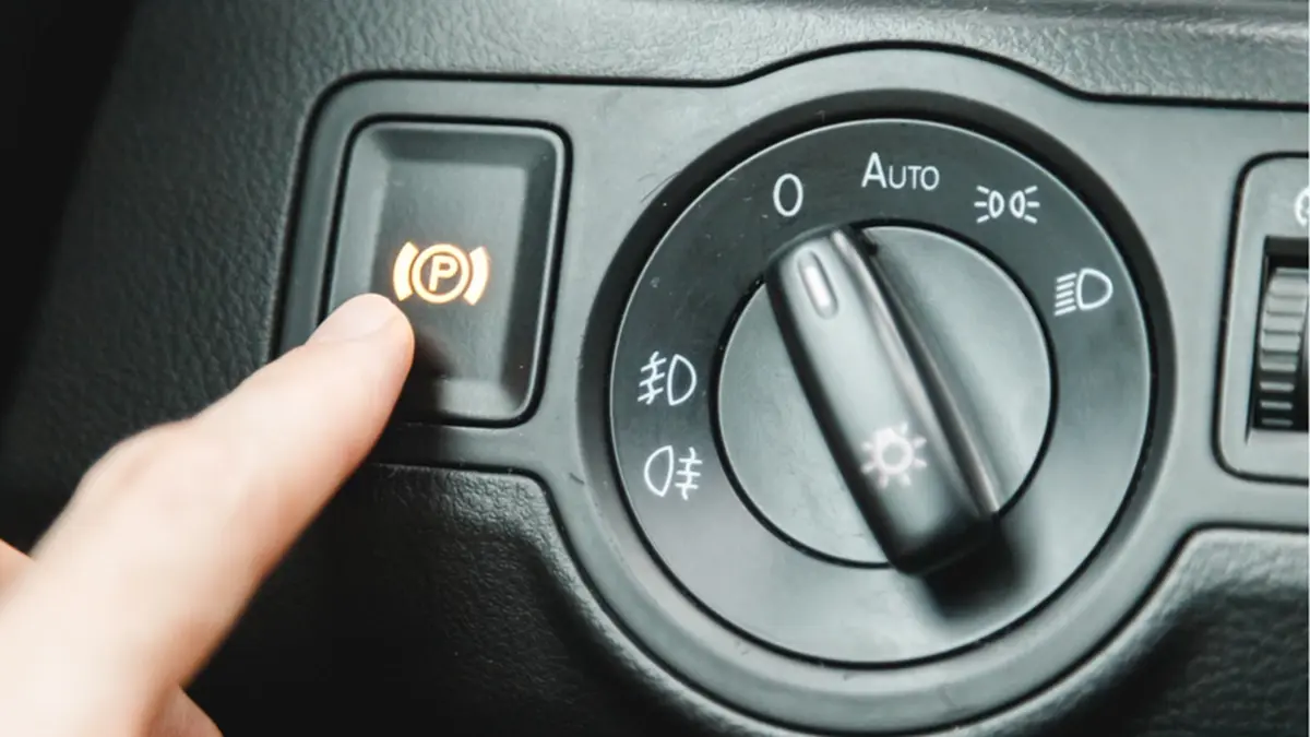  รู้ก่อนพัง เบรกมือไฟฟ้า  รวม 5 เรื่องเสี่ยงที่คนใช้รถต้องรู้