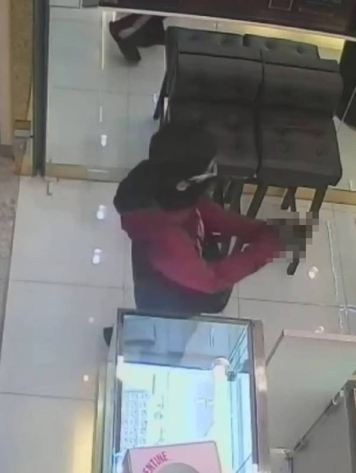 ป่วนร้านทองอ้าง “ซ้อมปล้น” ล่าสุด ตร.จับคาห้องนำส่งฟ้องศาลแล้ว