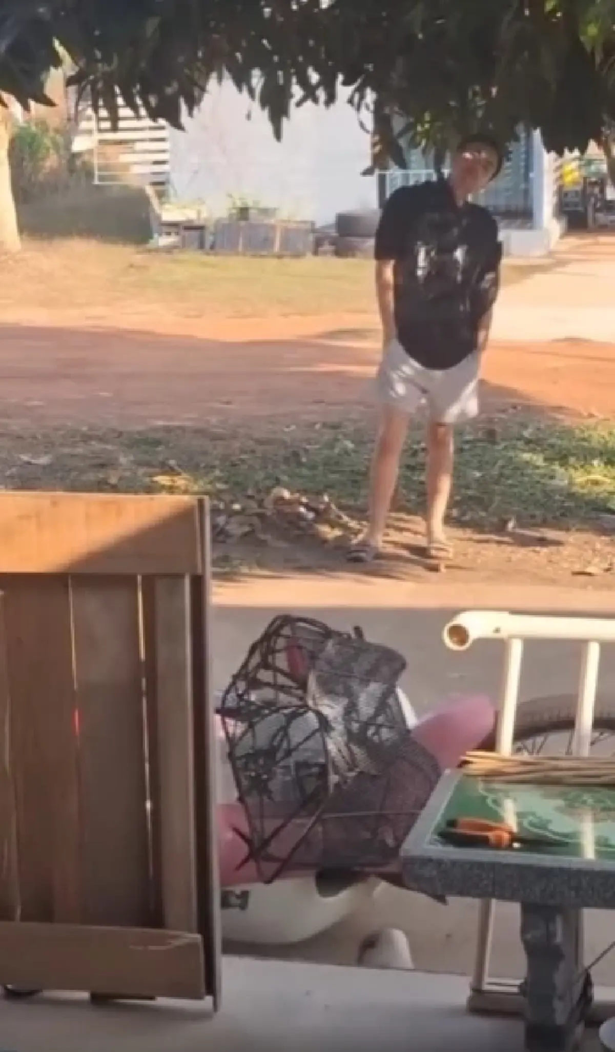 สภาพ นักร้องหนุ่มชื่อดัง ล่าสุดชาวบ้านเรียกว่า "ปีศาจ"