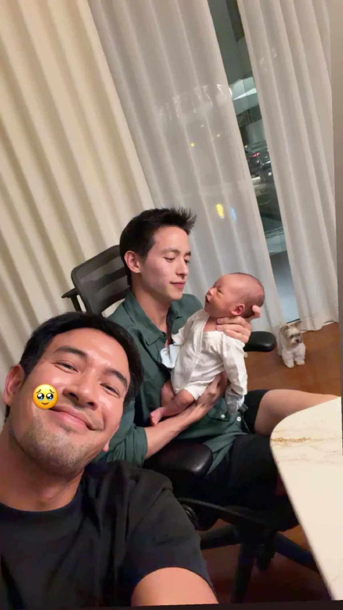 “เกรท วรินทร” รับขวัญหลาน “น้องพบรัก” จัดทองคำ 1 บาทเต็มๆ  