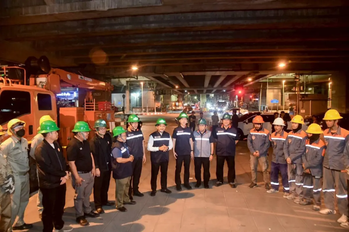 MEA เร่งรื้อถอนเสาไฟฟ้า-สายสื่อสาร มุ่งเป้า "ถนนสวย ไร้เสาสาย" บนถนนประชาราษฎร์สาย 2