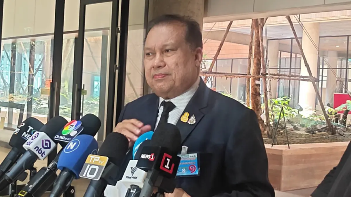 สนธิยาบุกสภาจี้หมอวรงค์สละสิทธิ์ค่าข้าว-ลดผู้ช่วย สส.