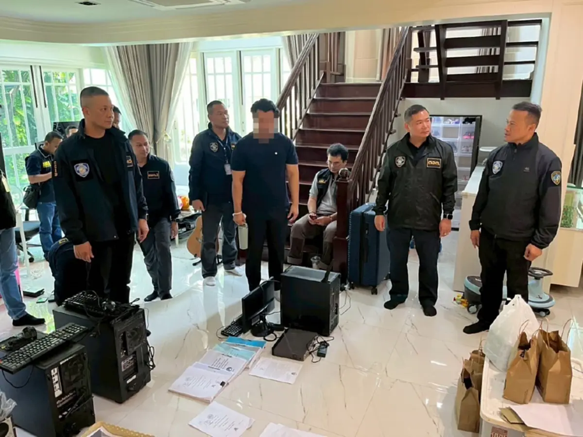 บุกฟ้าแลบ รวบ เลขานายกฯเล็ก เอี่ยวแก๊งหลอกลงทุนออนไลน์