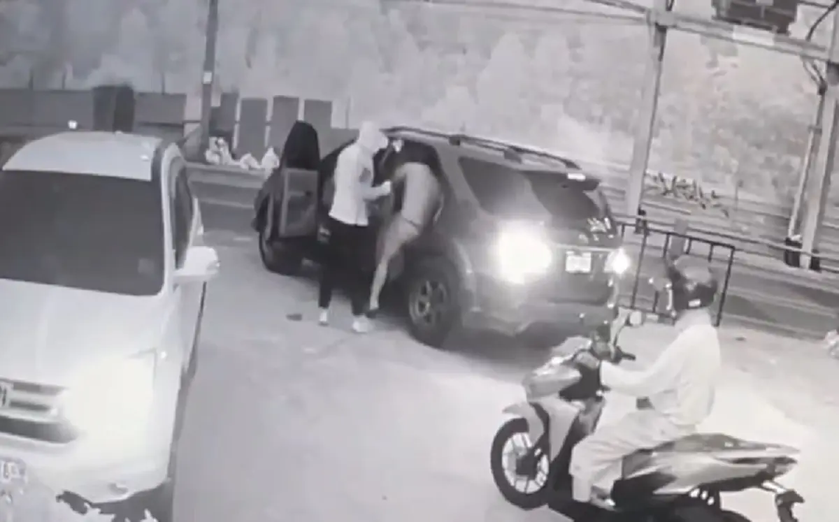 อุกอาจ วงจรปิดเห็นทุกอย่าง นาทีอุ้มผู้จัดการหนุ่ม บังคับขึ้นรถ