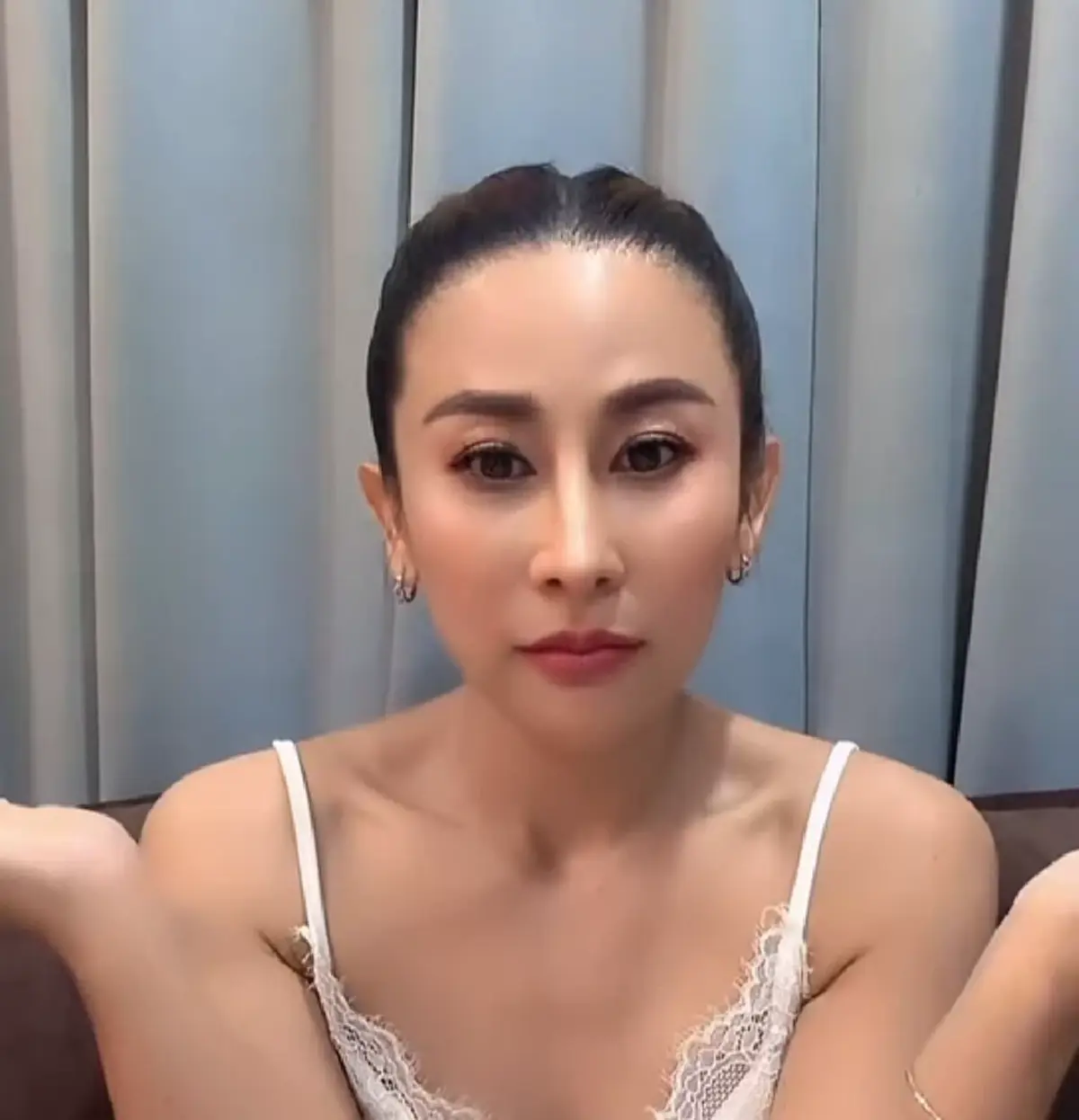 ความสัมพันธ์แท้จริง ลาล่า - หนุ่มฝรั่งเศส ก่อนจับได้ว่ามีสาวอื่น