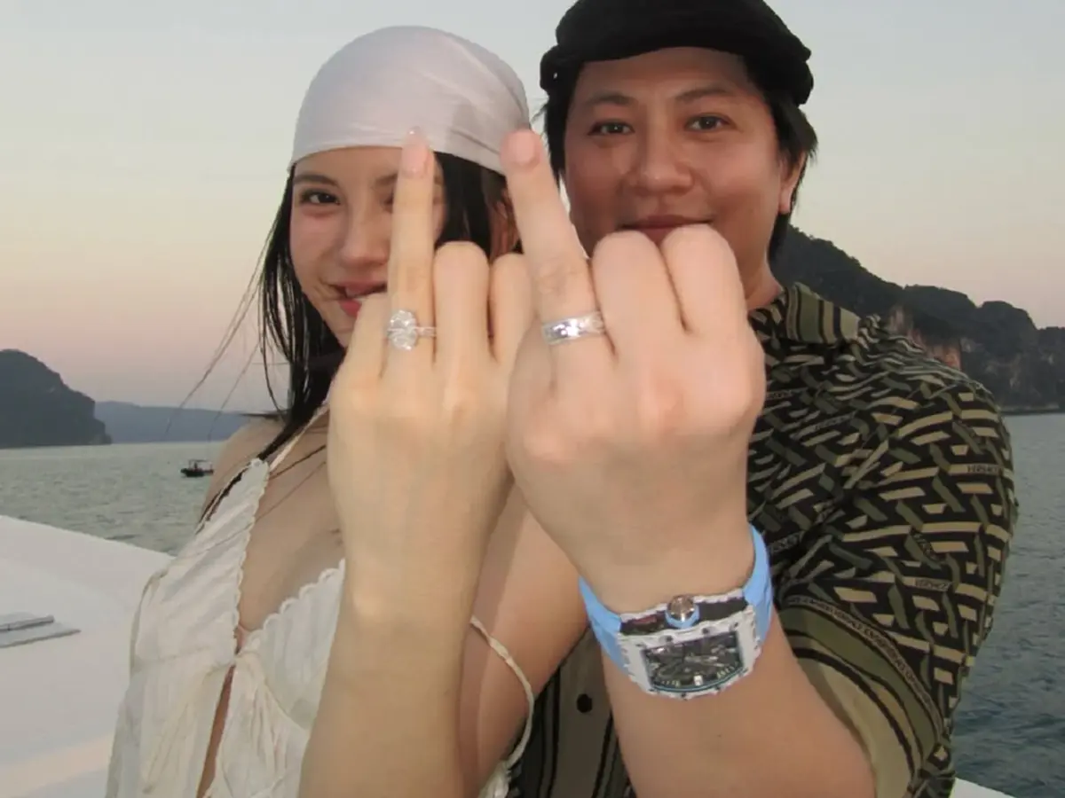 “มินนี่ ภัณฑิรา” ว่าที่เจ้าสาวพันล้าน “ไฮโซกี้” คุกเข่าขอแต่งงาน 