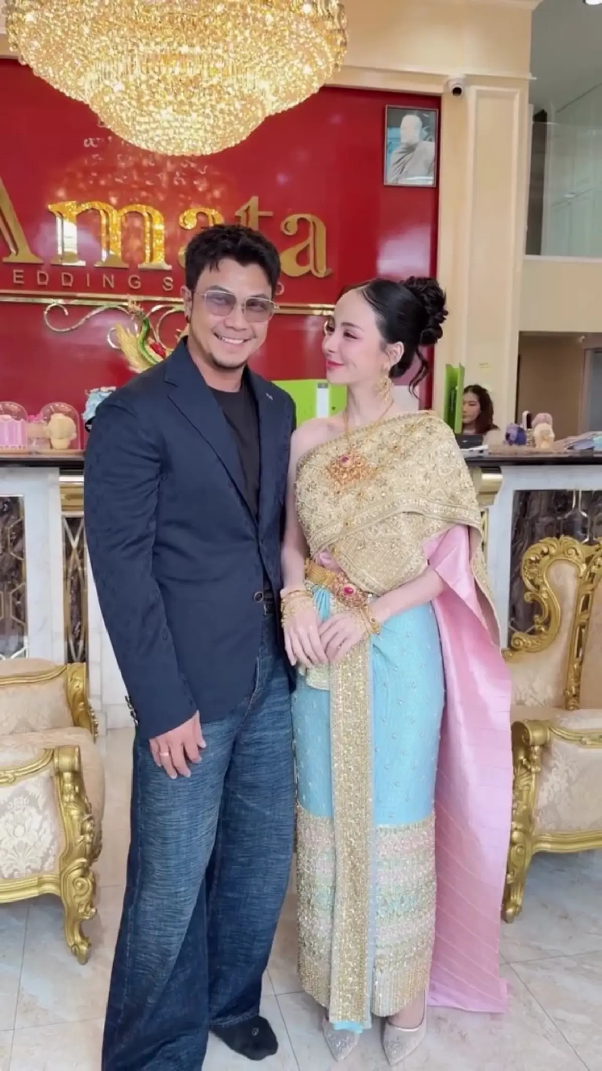 ฮือฮาภาพชุดวิวาห์ หนุ่ม กะลา – จ๊ะโอ๋ งามพริ้งงดงามเหมือนงานแต่ง