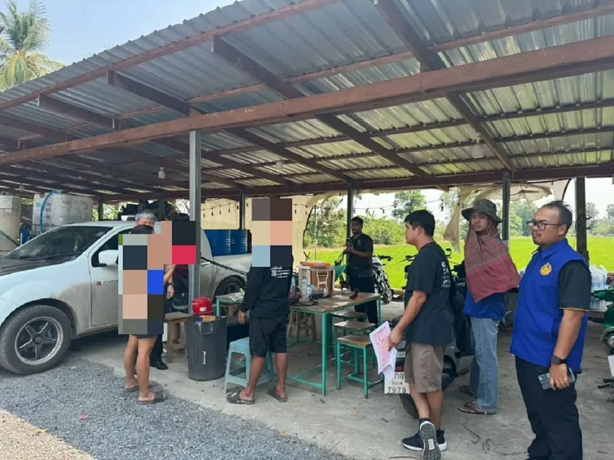 ชาวบ้านแค้นแจ้งจับ กักตุนน้ำมันขายแพงๆ เจอบุกรวบคาบ้าน