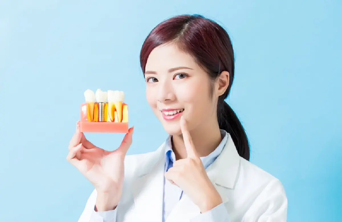 คลินิกทำรากฟันเทียม TEETH TALK DENTAL CLINIC