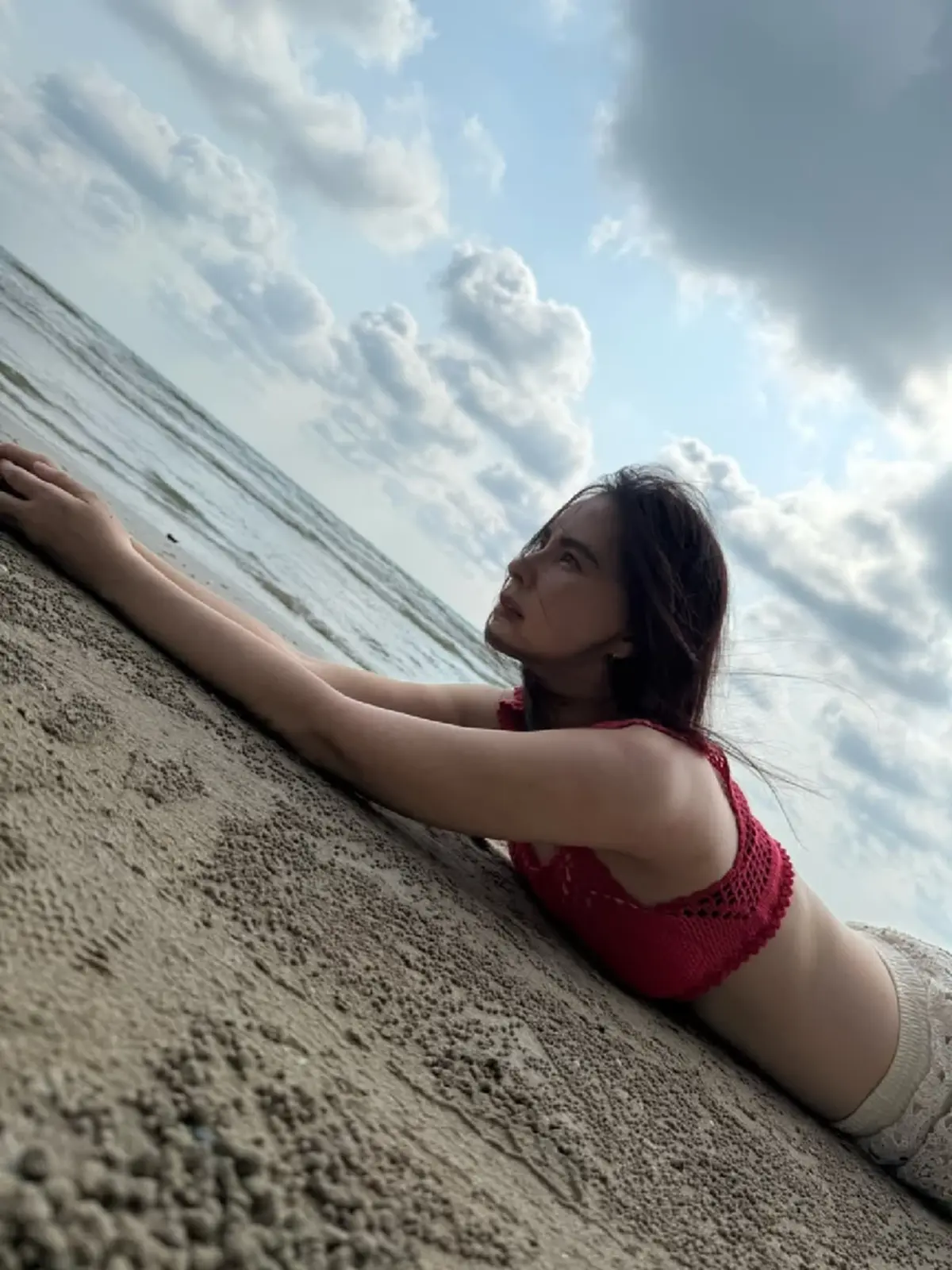 “มาช่า” เสิร์ฟลุคชิลริมทะเล แต่ความแซ่บทำโฟกัสวิวไม่ลง