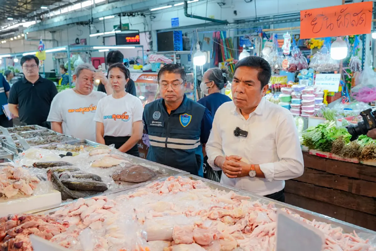 พาณิชย์บุกตลาดคุณยิ้ม เช็กราคาสินค้า สกัดโก่งราคาช่วงหน้าร้อน