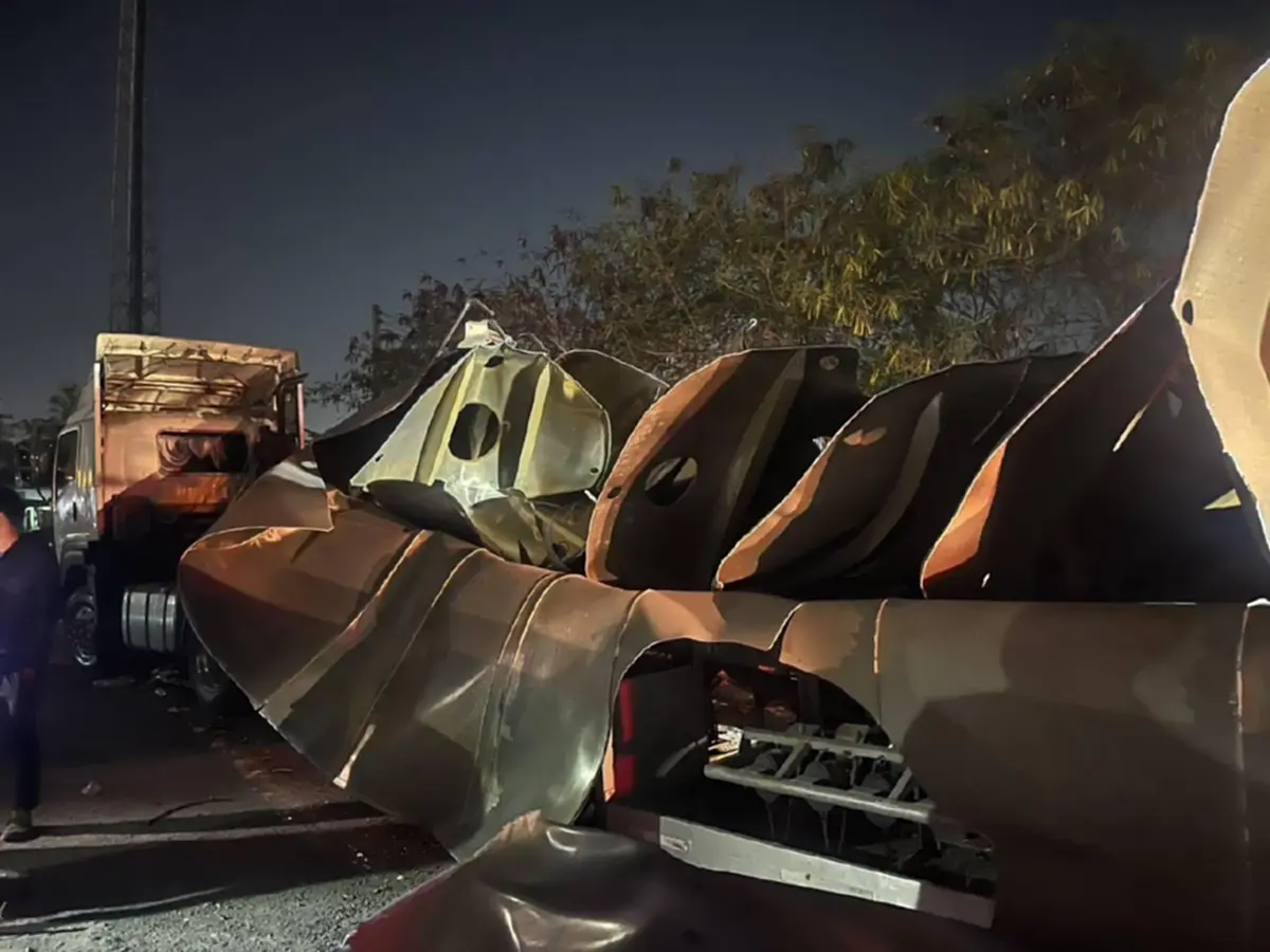 สลด ถังน้ำมันเปล่าท้ายรถบรรทุก ระเบิดดังสนั่น มีผู้เสียชีวิต