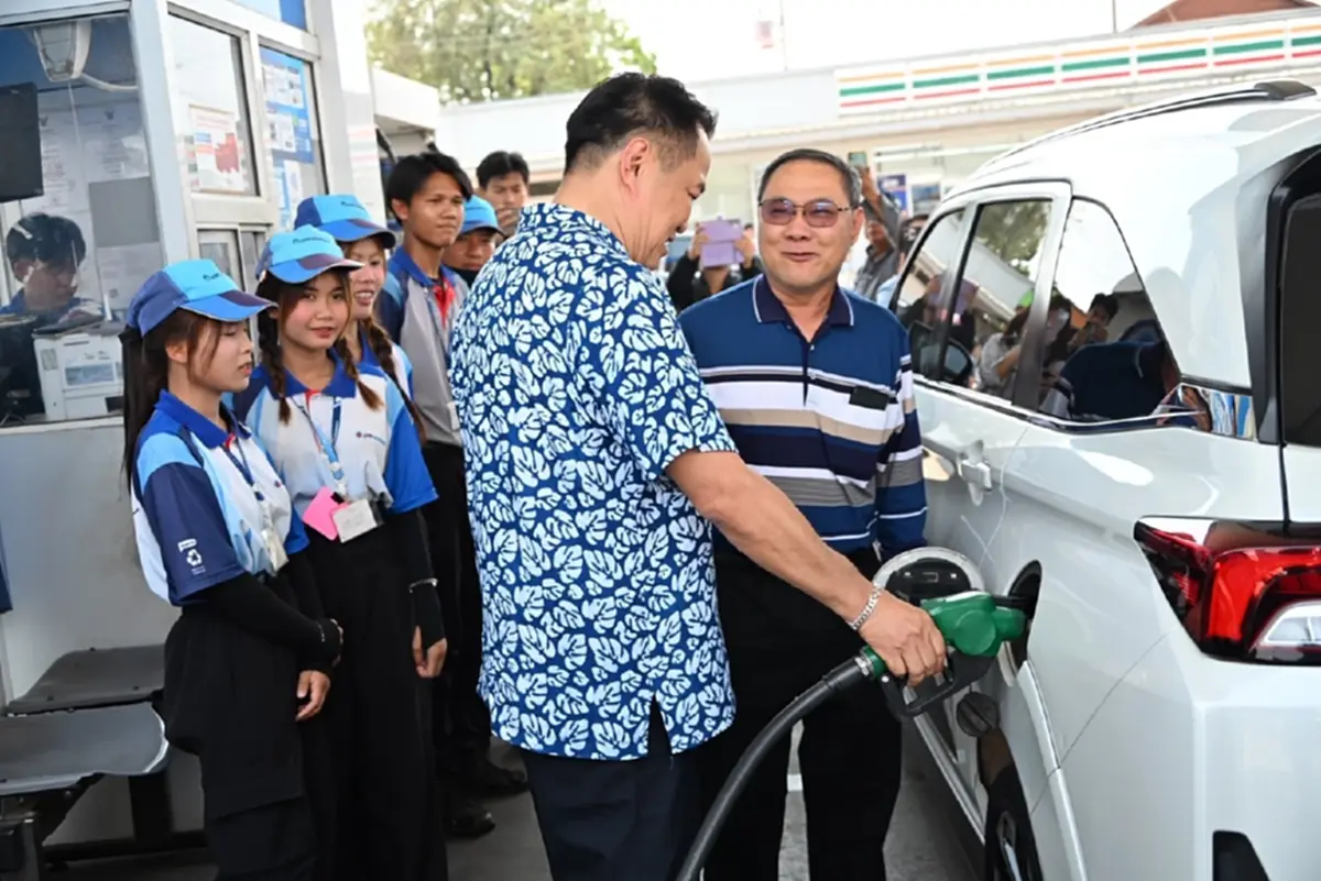 ส่อง ทะเบียนรถนายกฯ เช่าขับสุ่มตรวจปั๊มน้ำมัน จ.นครพนม