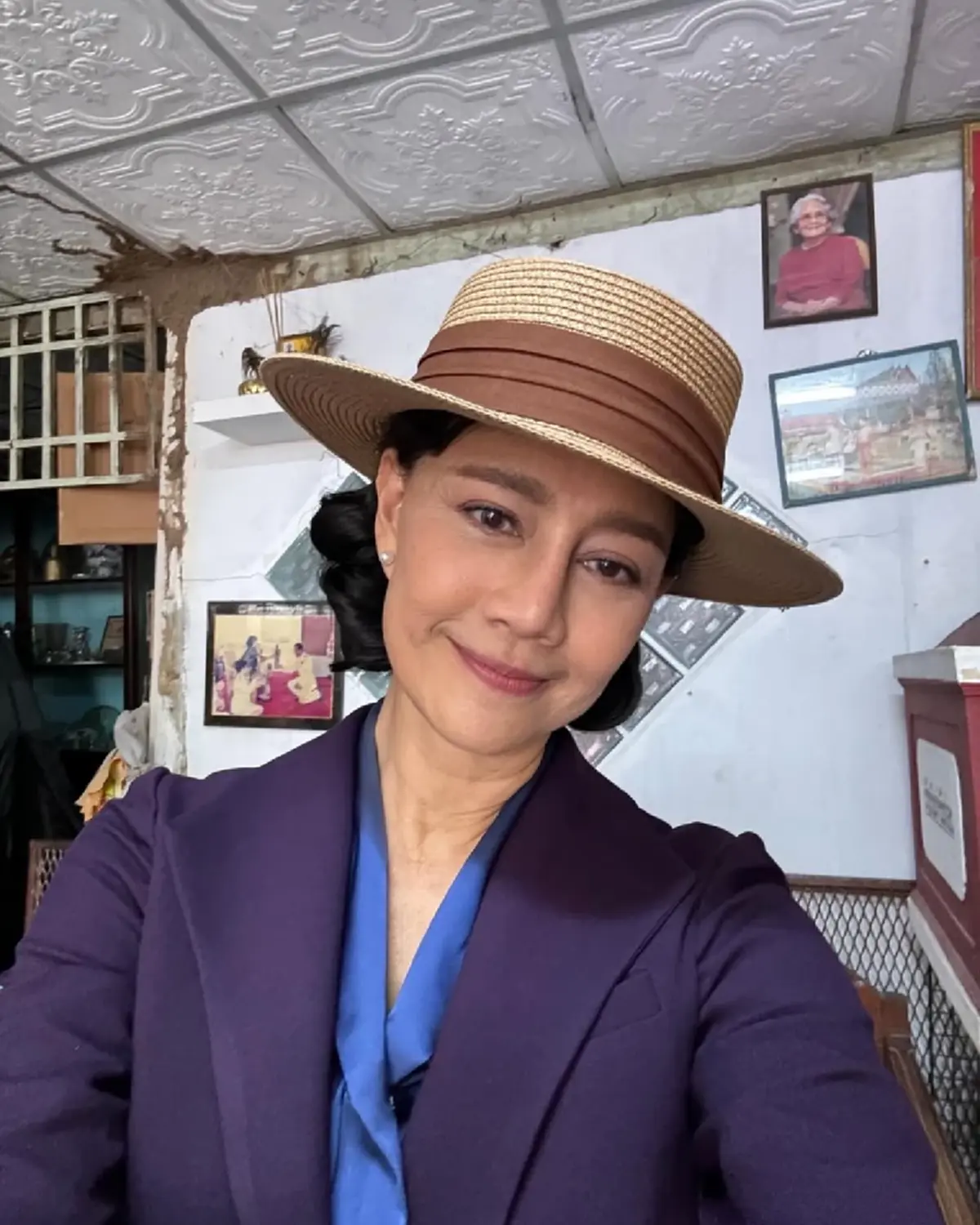 เปิดบ้านเกิด ที่สุพรรณบุรี บ้านสองชั้นสุดคลาสสิก ร่มรื่นน่าอยู่