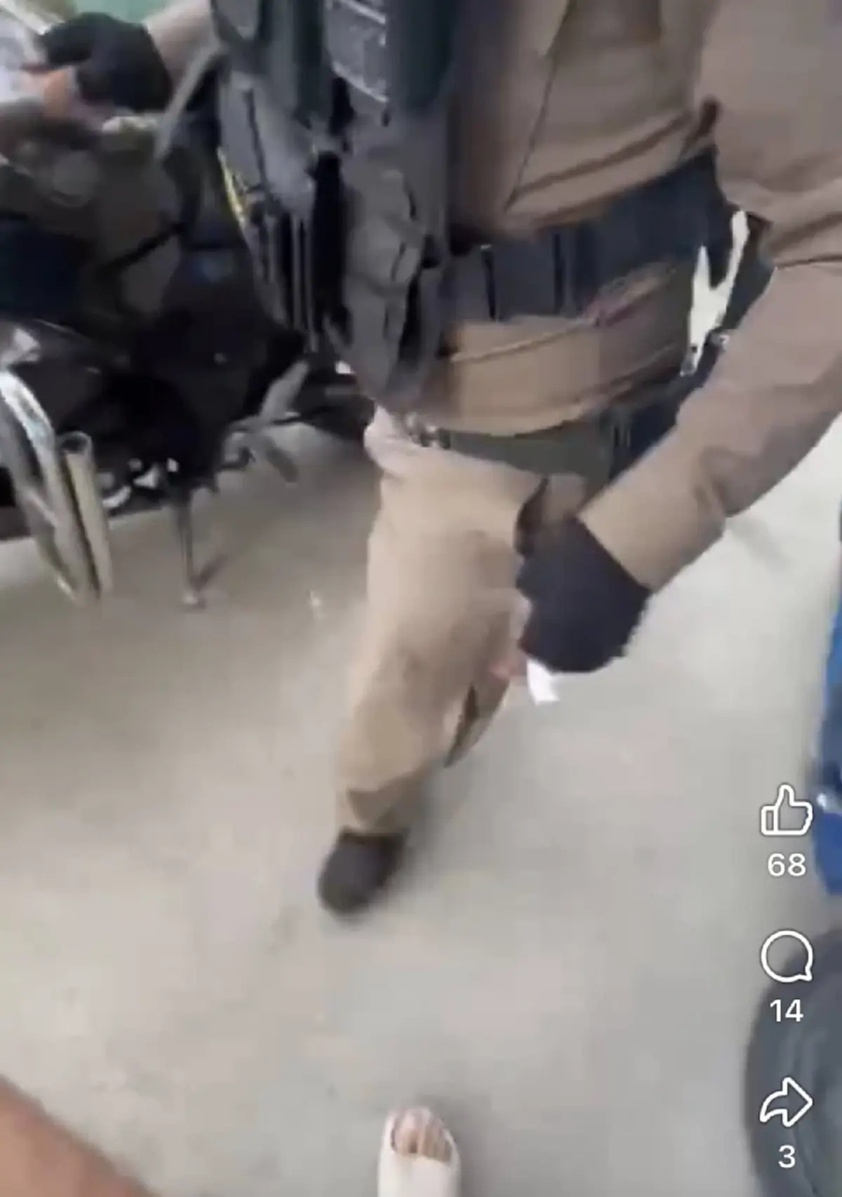 สภ.เมืองนครปฐม เคลียร์ชัด ชายแต่งชุดสีกากี รีดค่าปรับนศ. 5,000