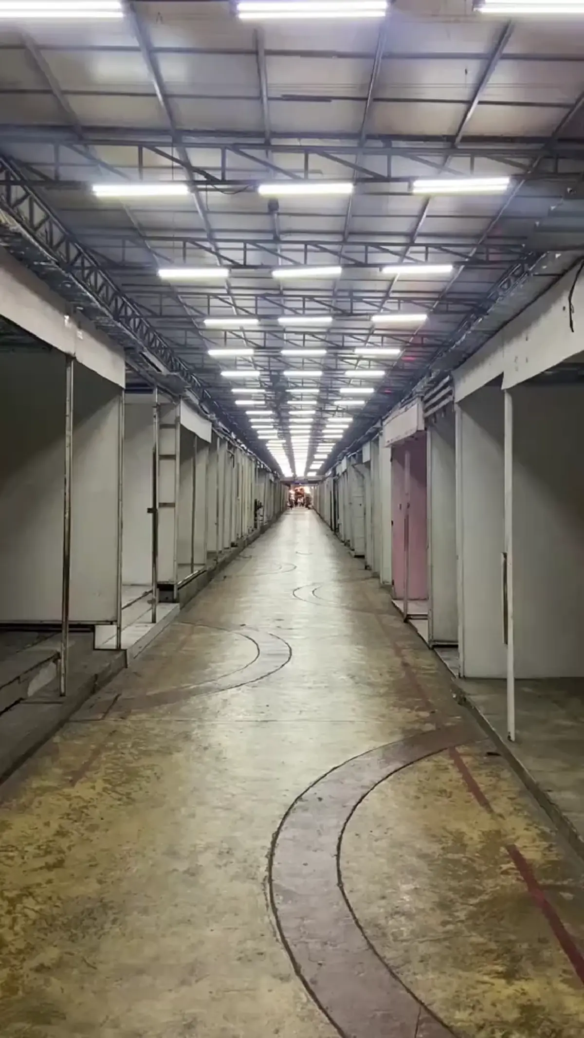 เปิดภาพล่าสุด ตลาดย่านบางกะปิ บางโซนเงียบเหงา หลังยุคทองเคยแน่น 