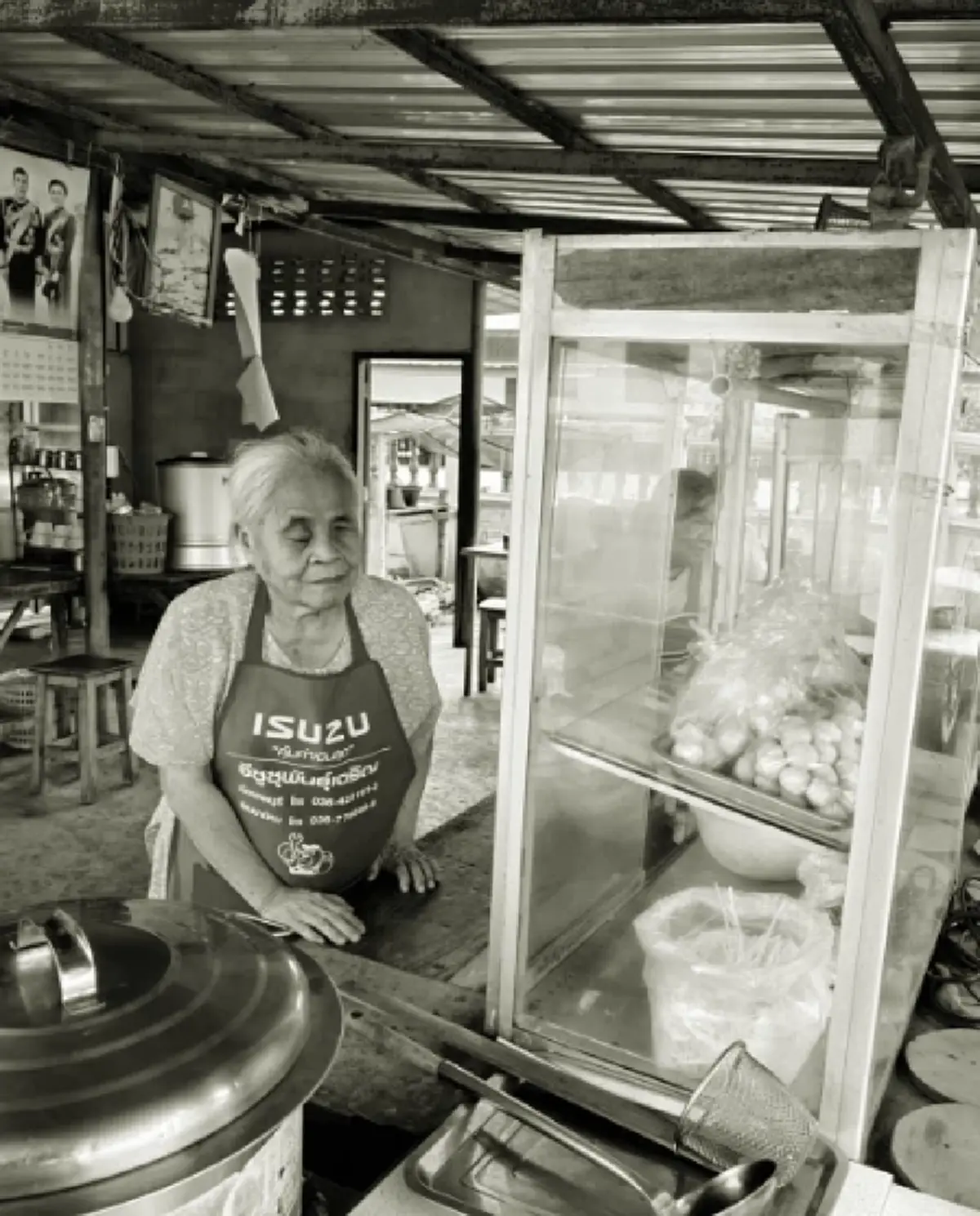 ปิดตำนาน "ป้าสมนึก ก๋วยเตี๋ยวตาบอด"คนดัง สาเหตุเสียชีวิตเศร้า