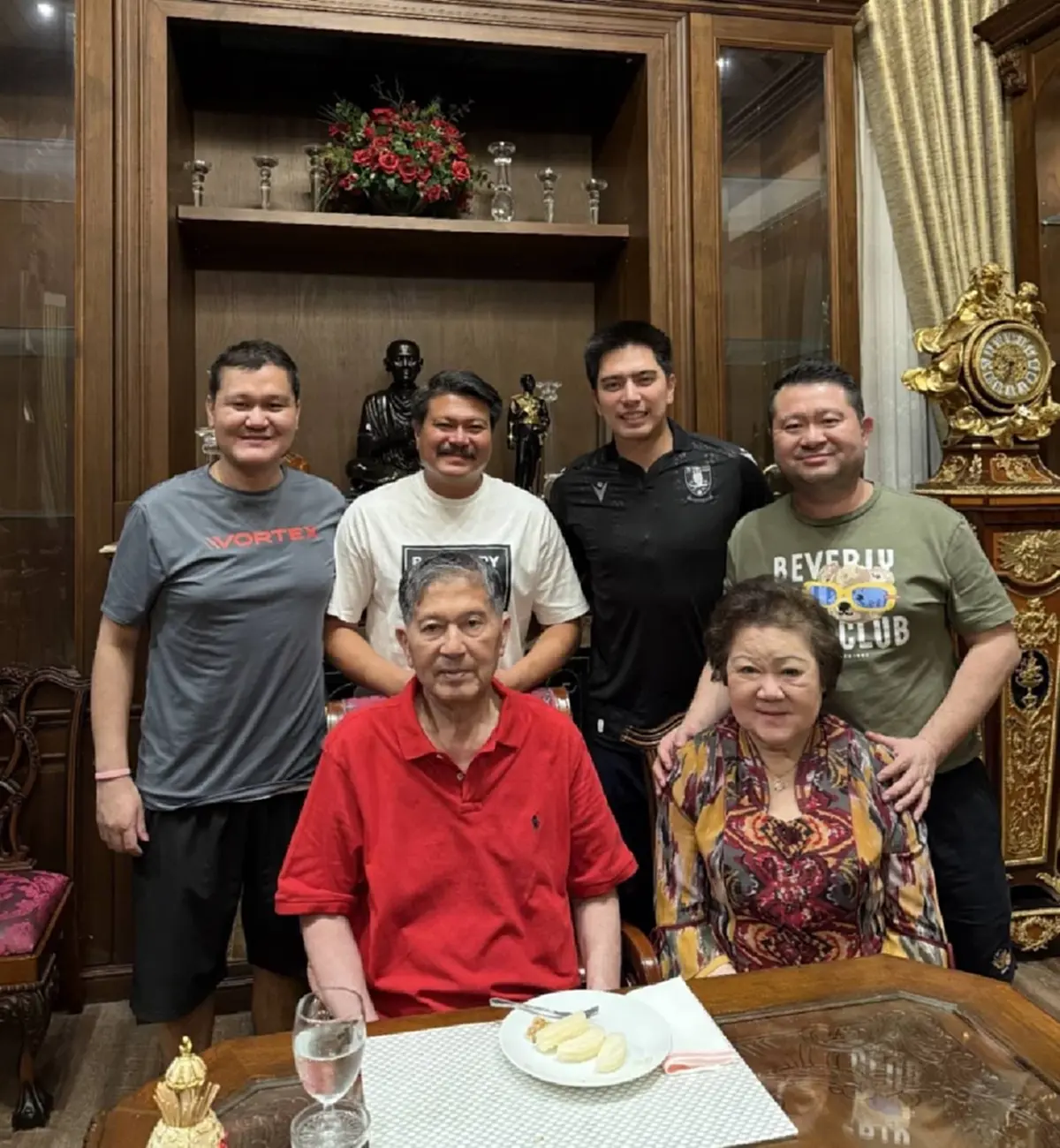 เศร้า"วัน อยู่บำรุง" แจ้งข่าว "คุณแม่ลำเนา" จากไปอย่างสงบ